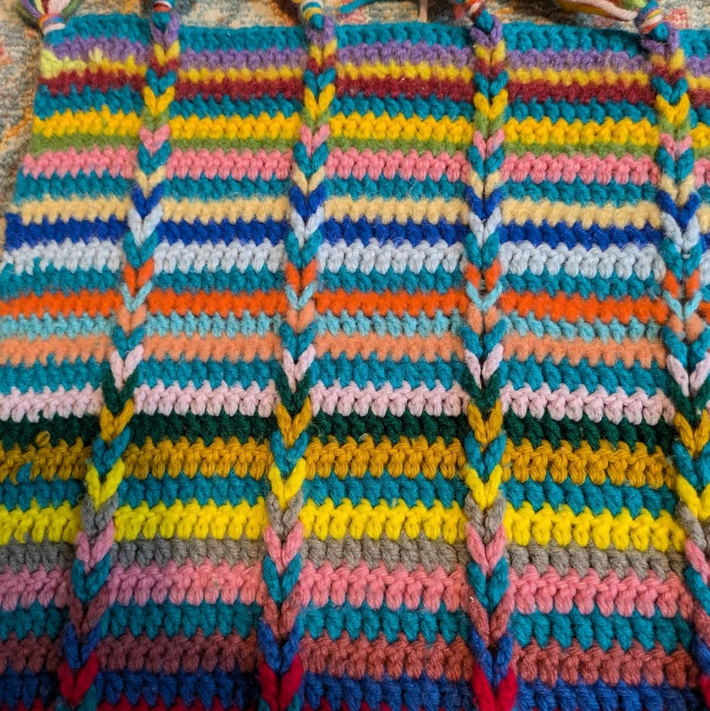 Vintage Handmade Crochet Afgan Fringe Trim Throw Blanket - Picture 3 of 4